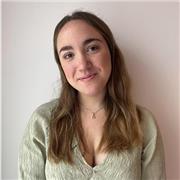 Me considero una persona sociable, paciente y creativa, con una gran pasión por el trabajo con niños pequeños.